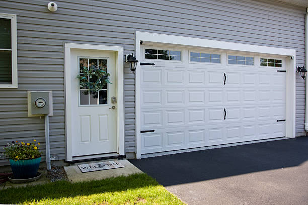 24/7 Emergency Garage Door Panel Replacement experts in Camden, NJ
